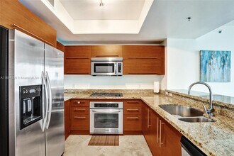 2681 N Flamingo Rd in Plantation, FL - Building Photo - Building Photo