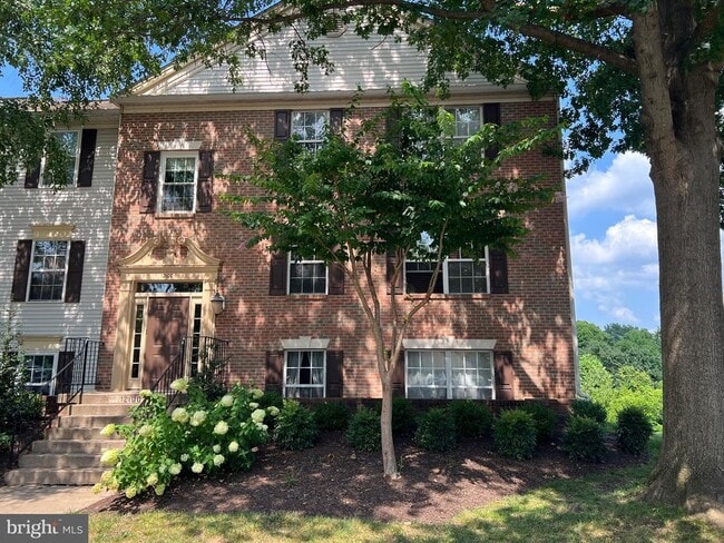property at 12100 Greenway Ct