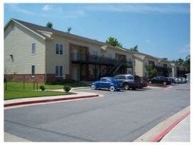 819 W Piedmont Pl in Fayetteville, AR - Building Photo