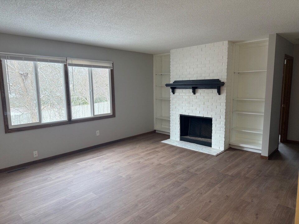 2824 79th Ave N in Minneapolis, MN - Building Photo