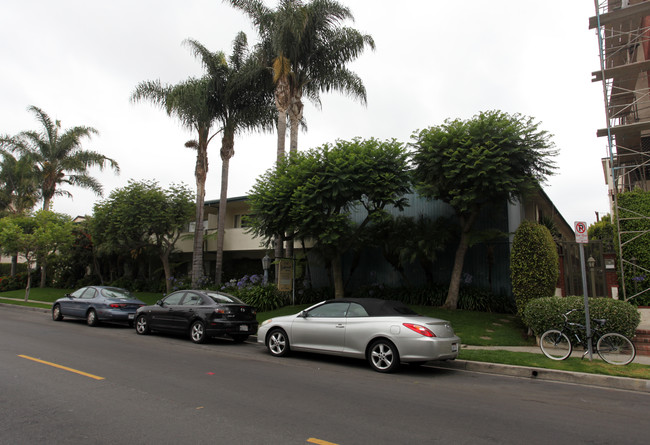 Federal Apartments in Los Angeles, CA - Building Photo - Building Photo