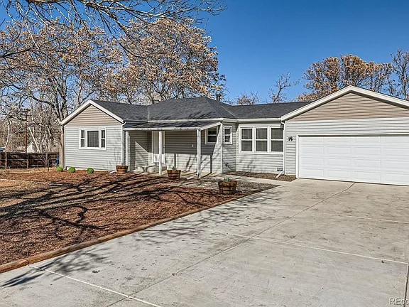property at 5475 Primrose Ln
