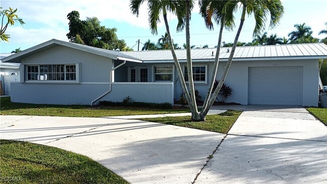 property at 424 Bayshore Dr