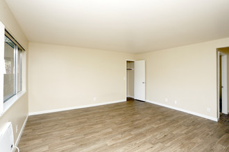 Oakbrook Apartments in Santa Clara, CA - Building Photo - Interior Photo