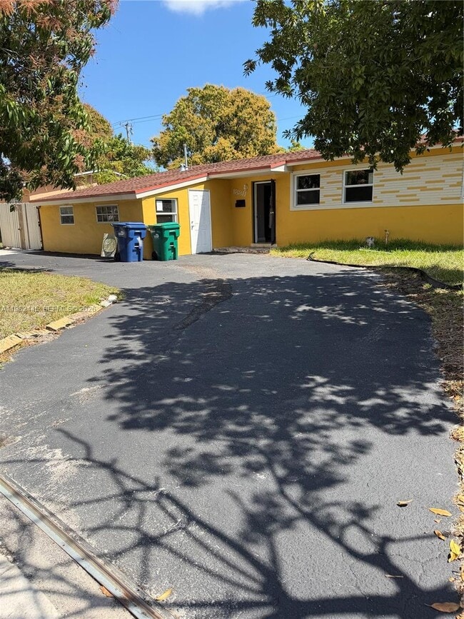 18811 NW 24th Ave in Miami Gardens, FL - Building Photo - Building Photo