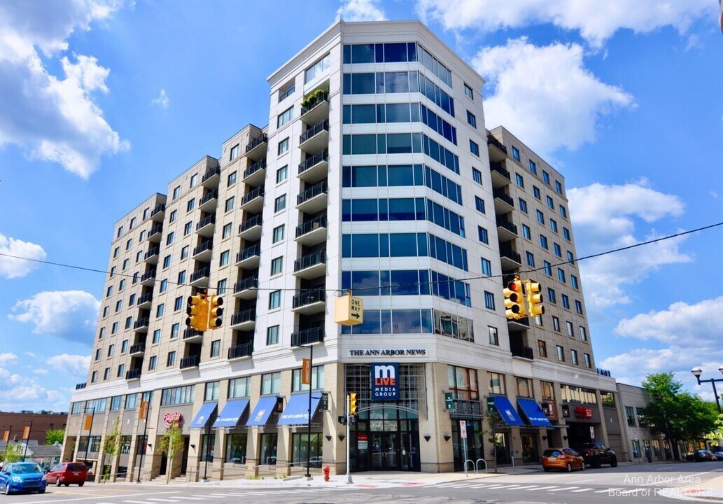111 N Ashley St in Ann Arbor, MI - Building Photo