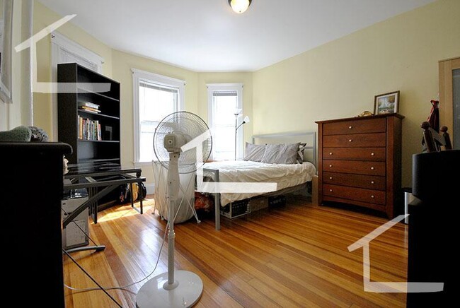 29 Gerald Rd, Unit 1 in Boston, MA - Building Photo - Building Photo