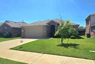 1350 Acmite Ave in Aubrey, TX - Building Photo - Building Photo