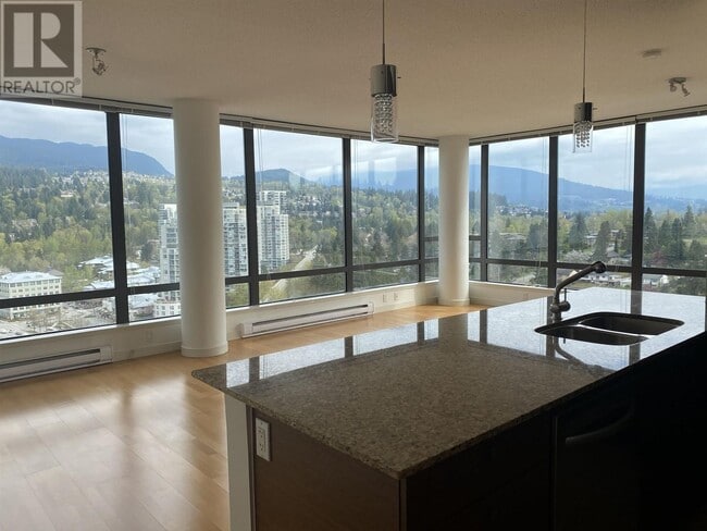 400-2400 Capilano Rd