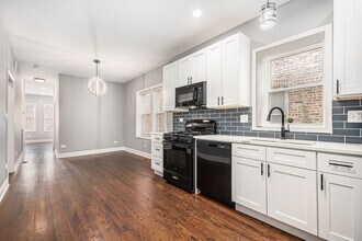 1702 N Meade Ave in Chicago, IL - Building Photo - Building Photo