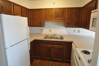 2701 14th St S in Moorhead, MN - Building Photo - Building Photo