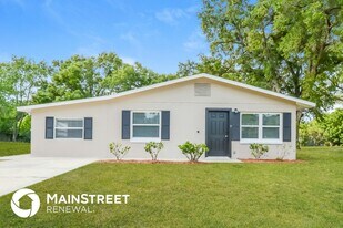 1820 Azalea Ln in DeLand, FL - Building Photo