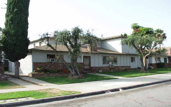 343 N Prospero Dr in Covina, CA - Building Photo - Building Photo