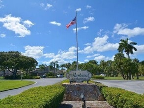 381 Maplecrest Cir in Jupiter, FL - Building Photo - Building Photo