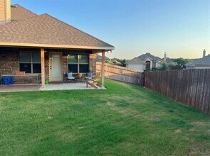 2105 Hill Crest Ct in Weatherford, TX - Building Photo - Building Photo