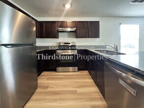 6522 Sweetbay Ln, Unit 102 in Jacksonville, FL - Foto de edificio - Building Photo