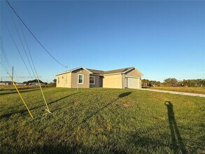 1025 Jupiter Lp in La Belle, FL - Building Photo - Building Photo