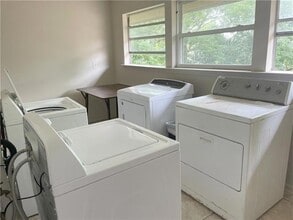 213 Rosebud St, Unit J in Metairie, LA - Building Photo - Building Photo