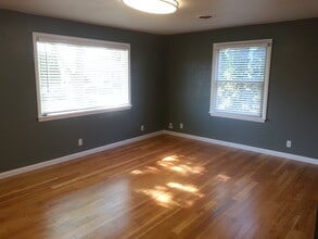 110 NE Miller St in Milton-Freewater, OR - Building Photo - Building Photo