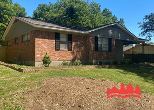 3358 Debby St in Memphis, TN - Building Photo - Building Photo