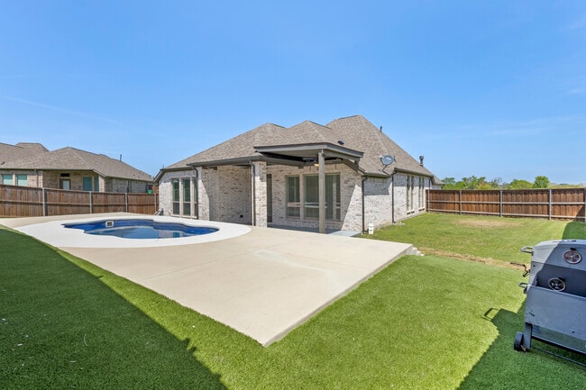 property at 960 Knoxbridge Rd