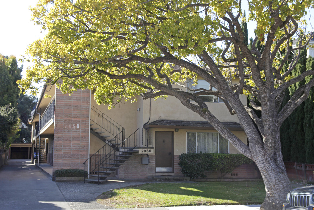 2060 Santa Clara Ave in Alameda, CA - Building Photo