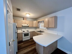 6204 Silver Oak Dr in Milton, FL - Building Photo - Building Photo