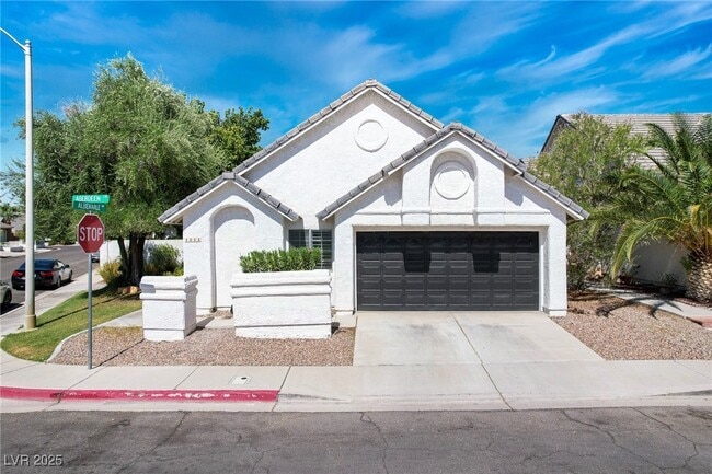 property at 2513 Aberdeen Ln