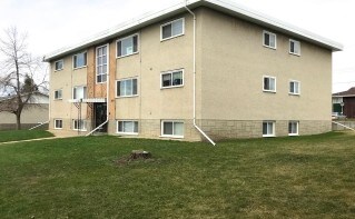 5614 55th St in Red Deer, AB - Building Photo