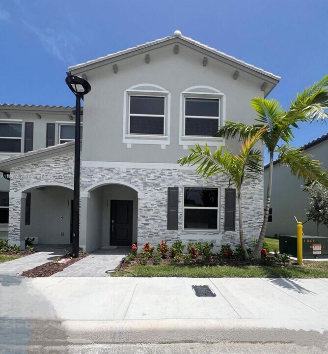 151 SE 11th St in Homestead, FL - Building Photo