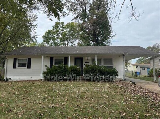 220 Falcon Dr in Florissant, MO - Building Photo - Building Photo