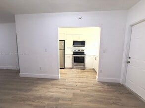 424 NW 84th St in Miami, FL - Building Photo - Building Photo