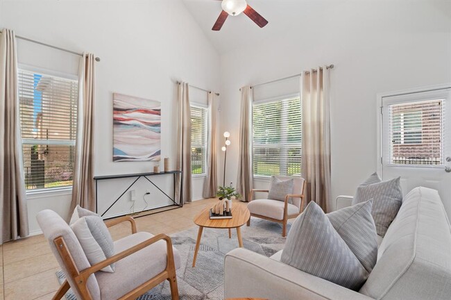 2105 Town Centre Dr in Round Rock, TX - Building Photo - Building Photo