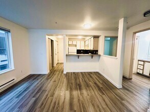 UDH 5 plex in Seattle, WA - Foto de edificio - Building Photo