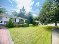 663 Woodbury Rd in Syosset, NY - Building Photo - Building Photo