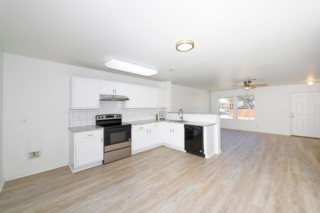 4822 Appaloosa Run in San Antonio, TX - Building Photo - Building Photo