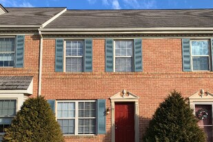 158 Melrose Ln in Lancaster, PA - Building Photo