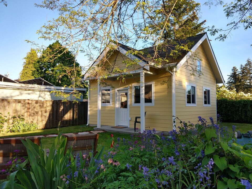 1609b NE 117th St in Seattle, WA - Building Photo