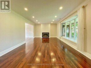 21 Glamis Pl in Markham, ON - Building Photo - Building Photo