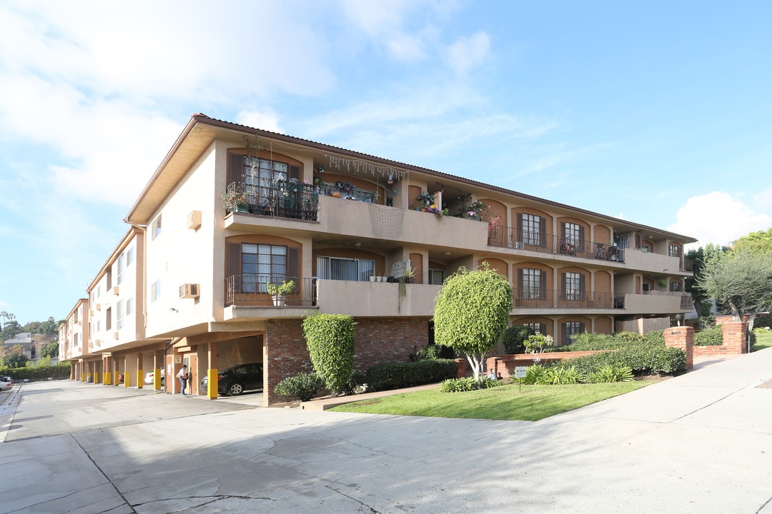 Sundial National Apartment in Los Angeles, CA - Building Photo