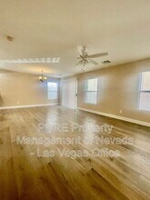 126 Solidago Ave in Las Vegas, NV - Foto de edificio - Building Photo