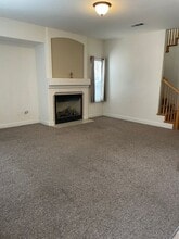 1850 Davis Ct in Los Banos, CA - Foto de edificio - Building Photo