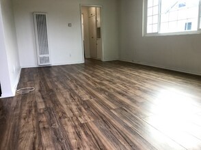 39 S Venice Blvd in Los Angeles, CA - Building Photo - Building Photo