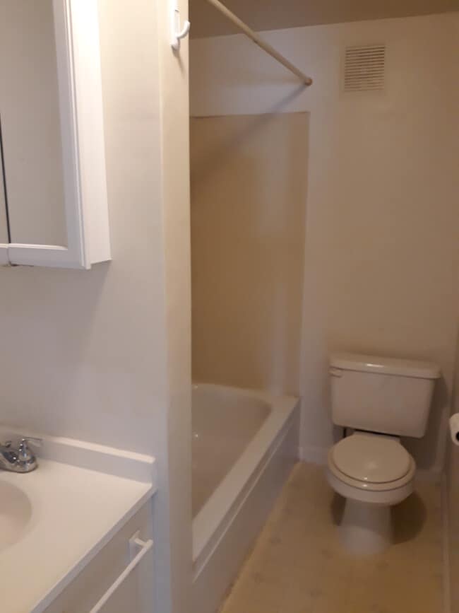 83 Elkins St, Unit Elkins St. Unit 1