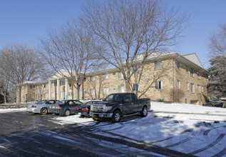 South Town Court in Bloomington, MN - Building Photo - Building Photo