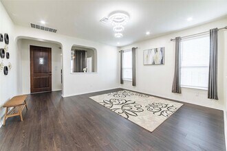 1224 Euless Ln in Leander, TX - Foto de edificio - Building Photo