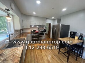 1098 Stryker Ave in St. Paul, MN - Building Photo - Building Photo