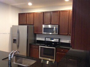 983 SW 147th Ave in Pembroke Pines, FL - Building Photo - Building Photo