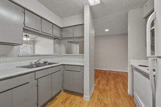 Canfield Lakes in Houston, TX - Building Photo - Interior Photo