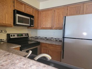 1074 Acapulco Ct in Colorado Springs, CO - Building Photo - Building Photo